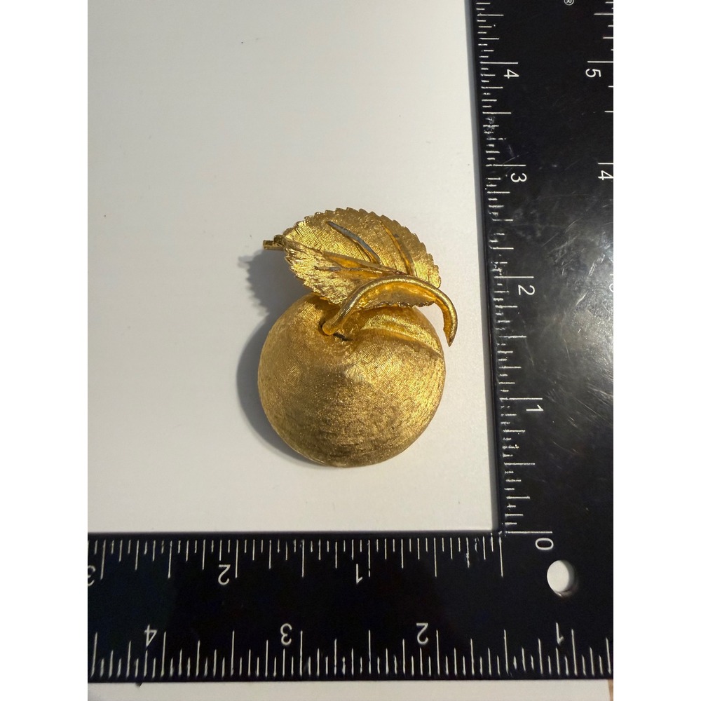 Vintage BSK Gold Tone Textured Apple Brooch Pin Mid Century Fruit Jewelry